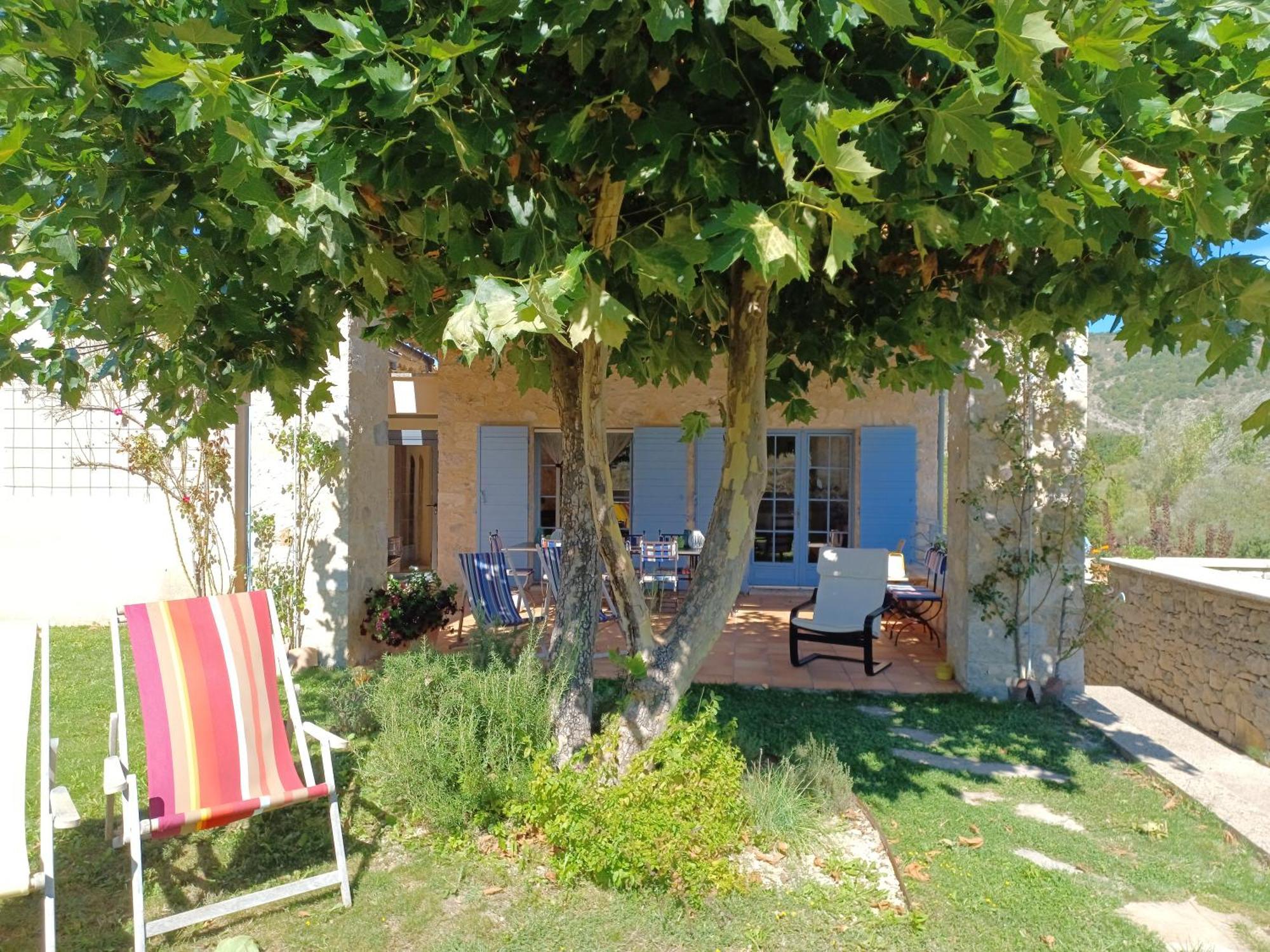 La Fond De Miere Bed & Breakfast Lachau Exterior photo