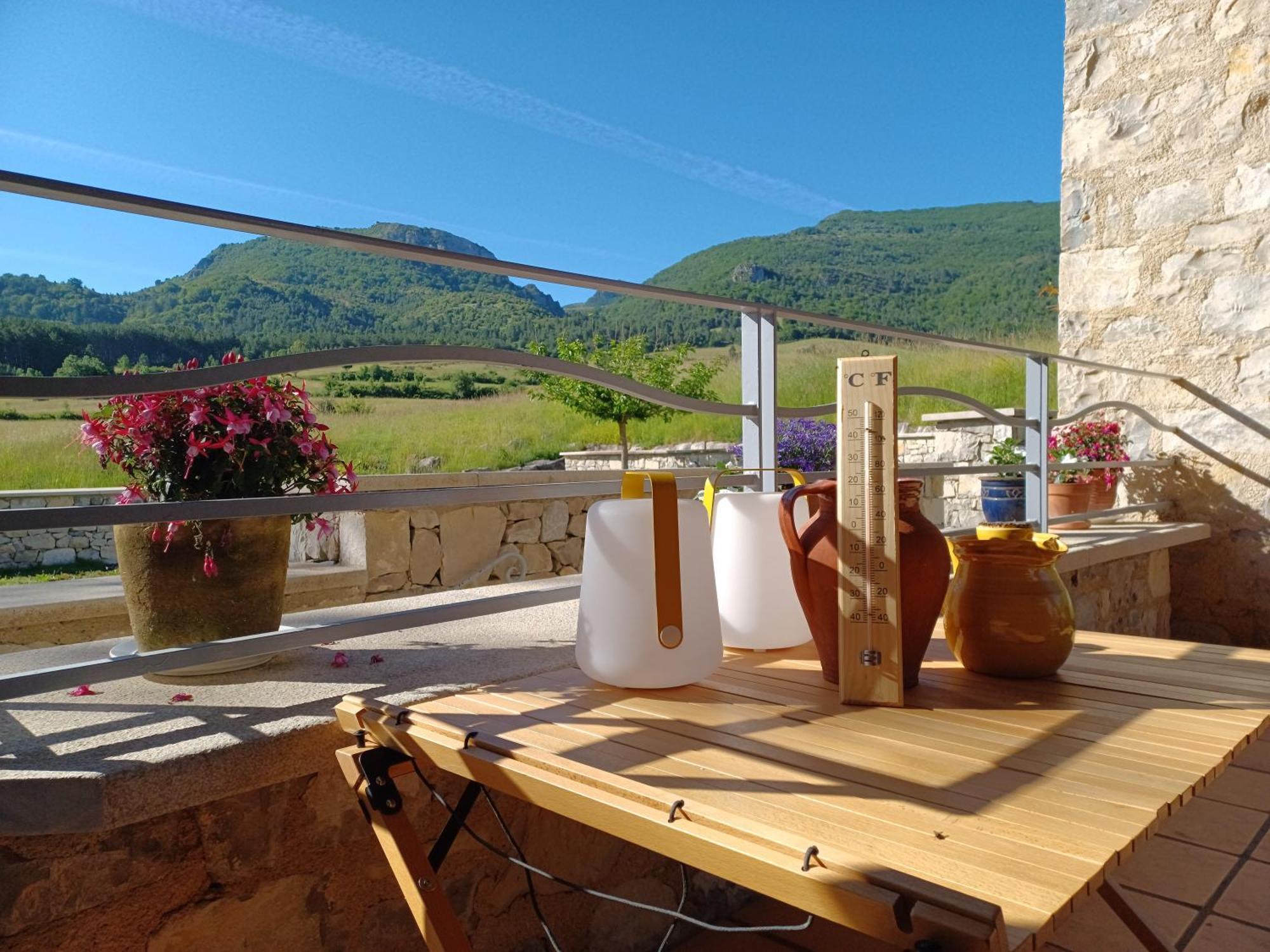 La Fond De Miere Bed & Breakfast Lachau Exterior photo