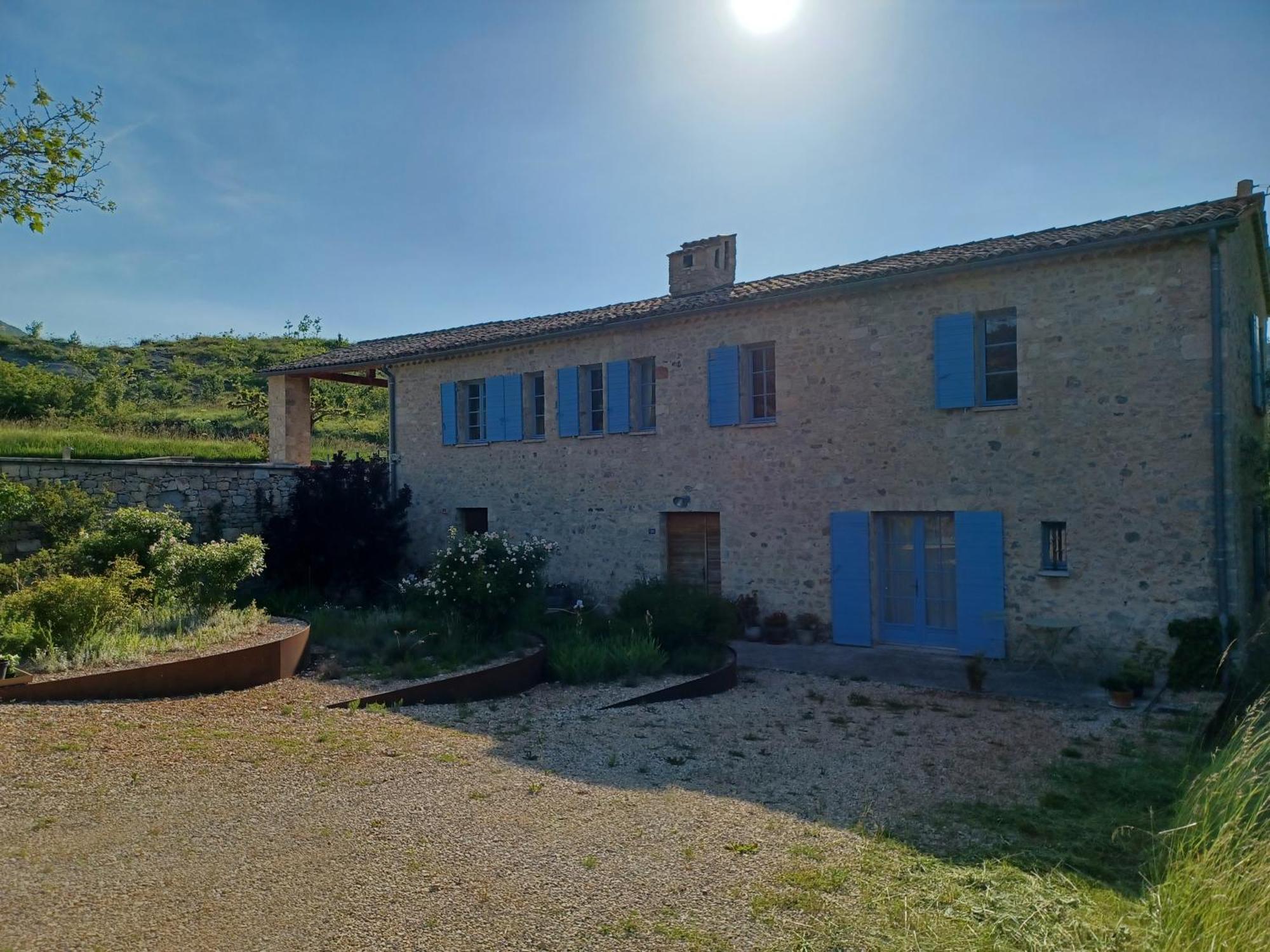 La Fond De Miere Bed & Breakfast Lachau Exterior photo